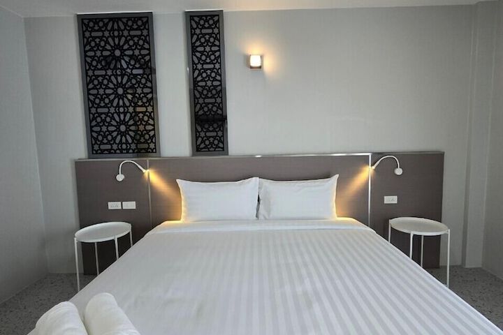 Room 10 of 85