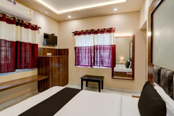 Room 5 of 11