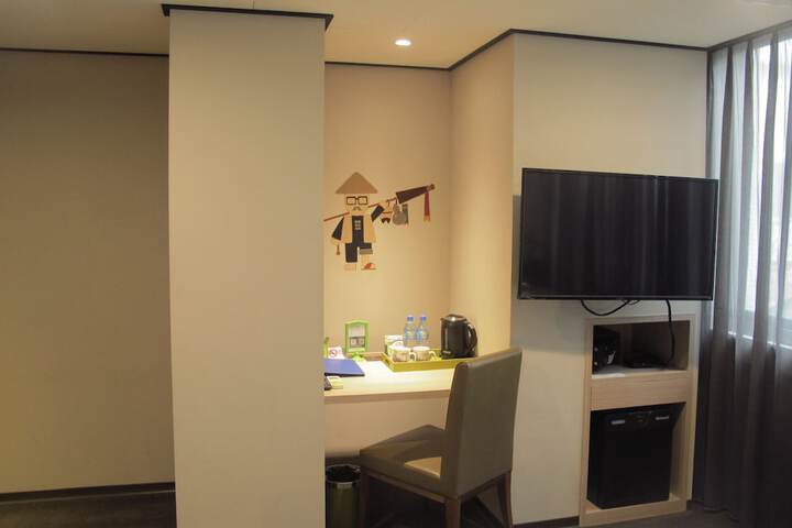Room 19 of 92