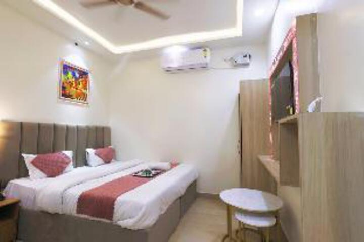 Room 19 of 19