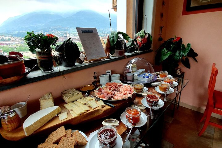 Breakfast/Coffee Service 72 of 110