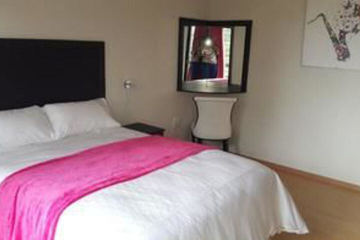 Room 6 of 22