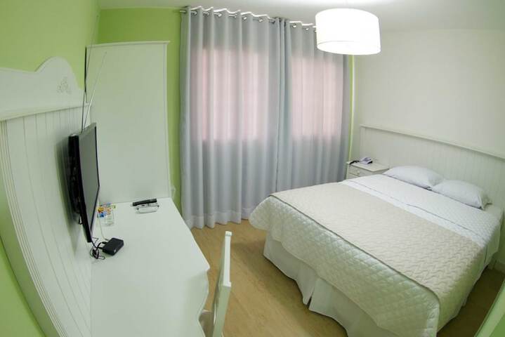 Room 9 of 38