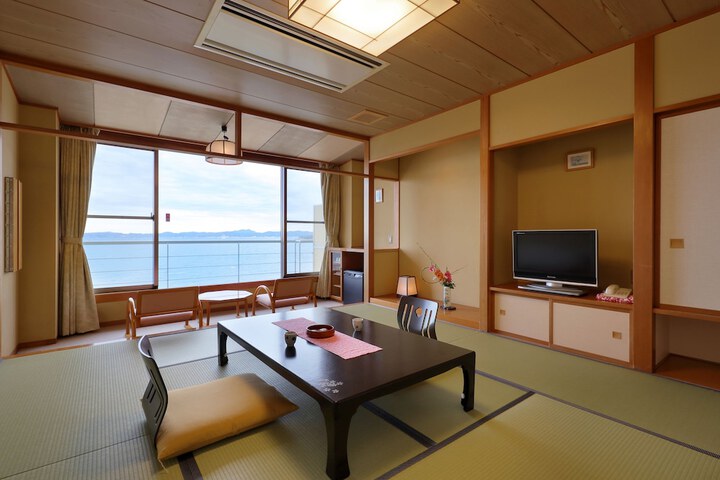 Room 5 of 72