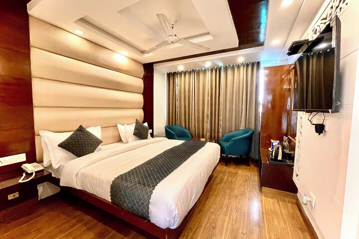 Room 8 of 55