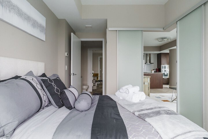 Room 32 of 157