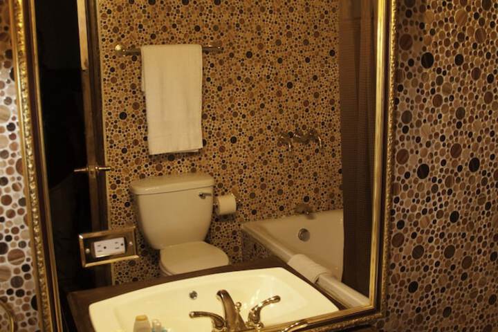 Clean Restrooms