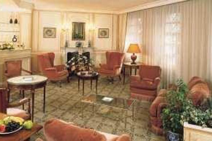 Hotel Mayflower Champs-Elysees Paris