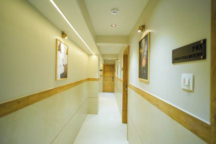 Ballroom/Hall 16 of 18