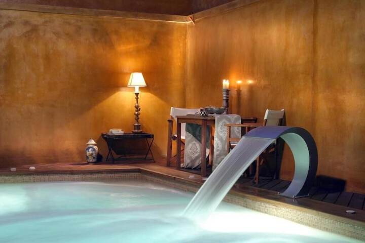 Hotel with Pool