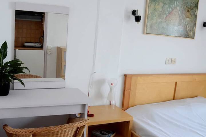 Room 14 of 40