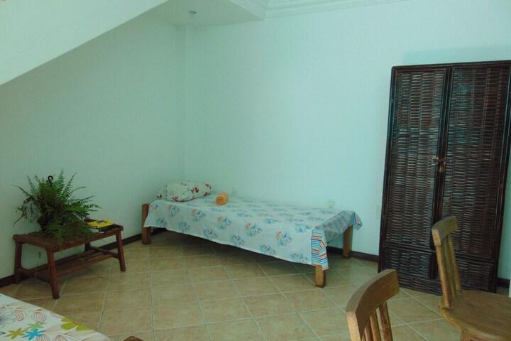 Room 7 of 27