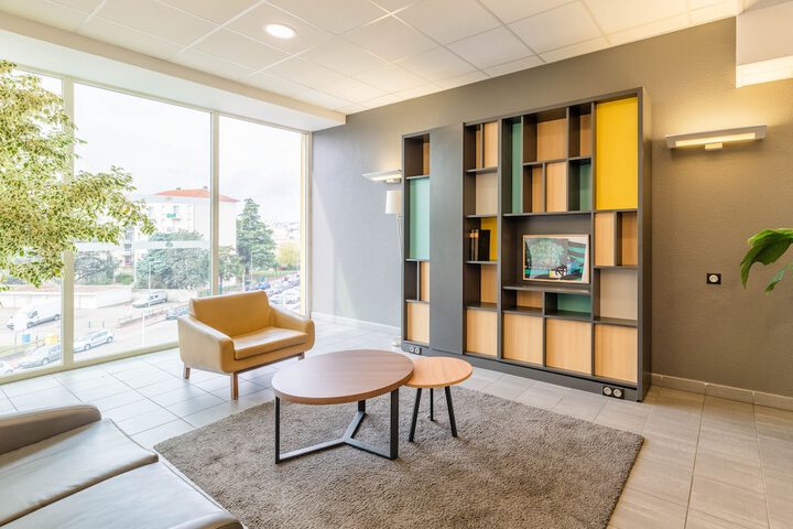 Entrance & Lobby