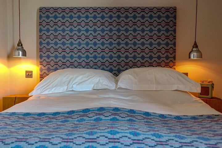 Room 32 of 84