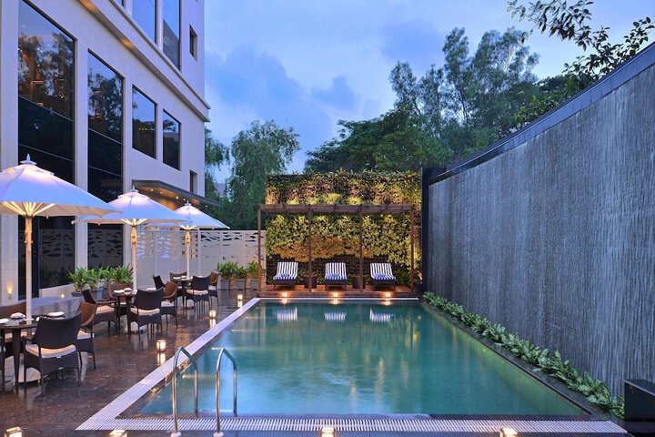Pools & Facilities