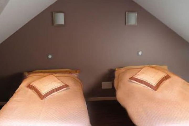 Room 12 of 29