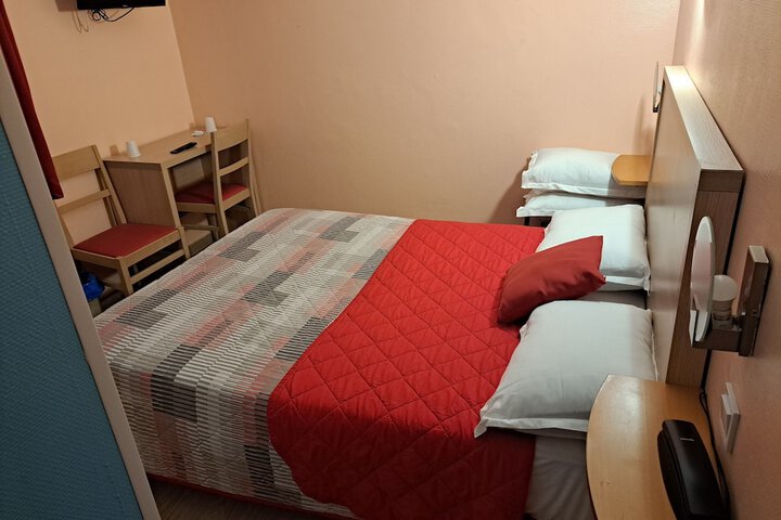 Room 5 of 20