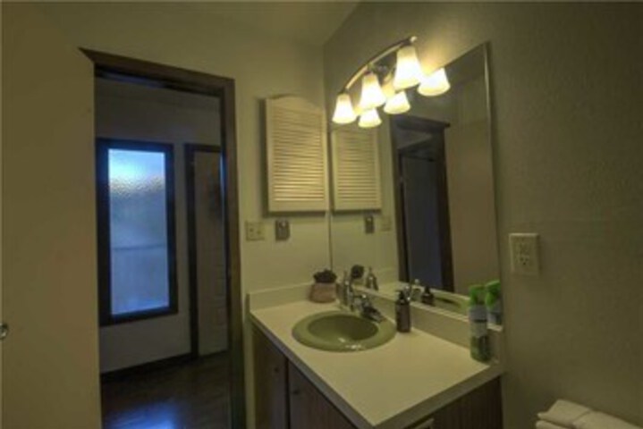 Room 6 of 31