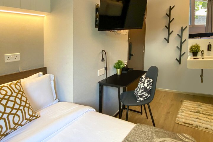 Room 9 of 39