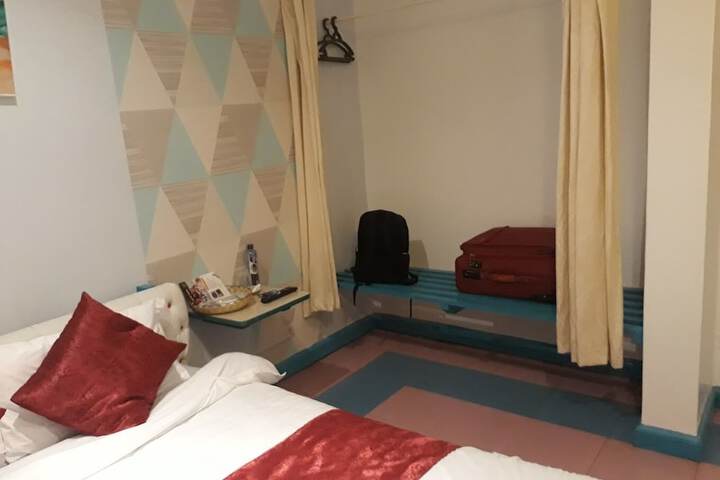 Room 25 of 39