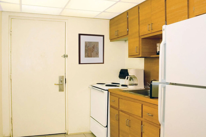 Room 2 of 10