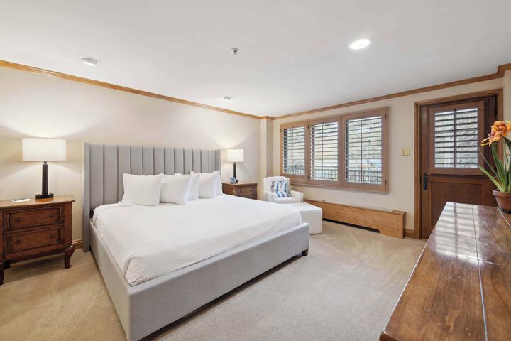Room 42 of 192