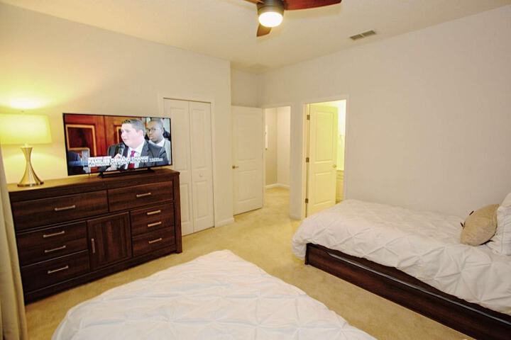Room 6 of 50