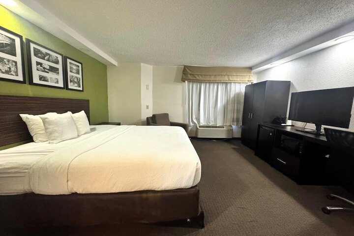Room 46 of 95