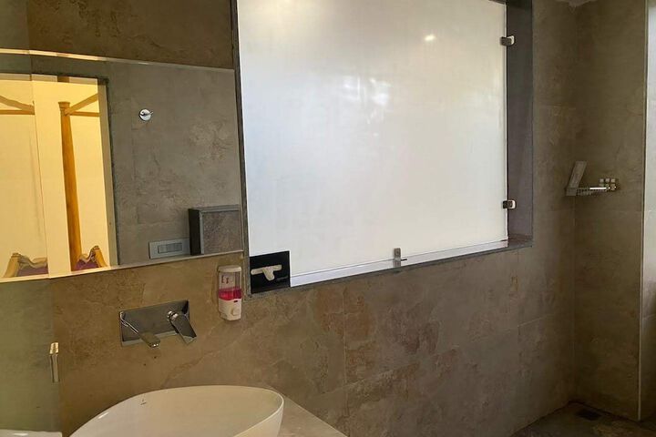 Room 12 of 13