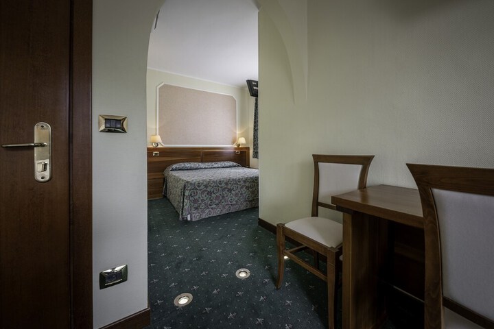 Room 40 of 100