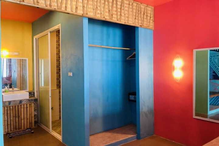 Room 13 of 169