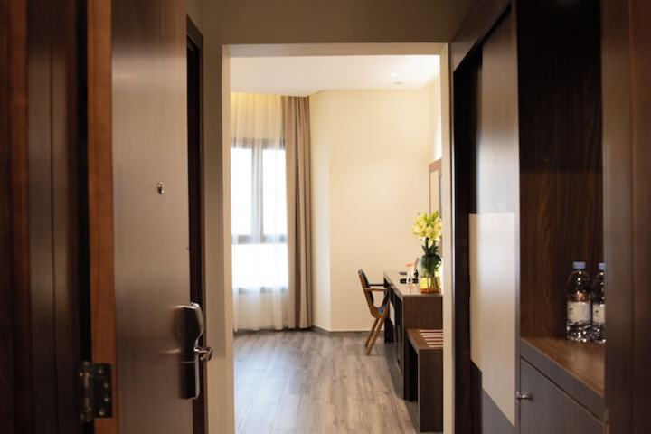 Room 21 of 68