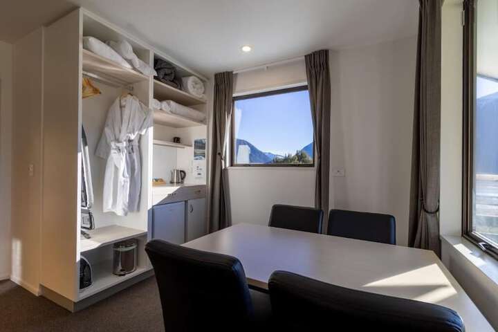 Room 12 of 42