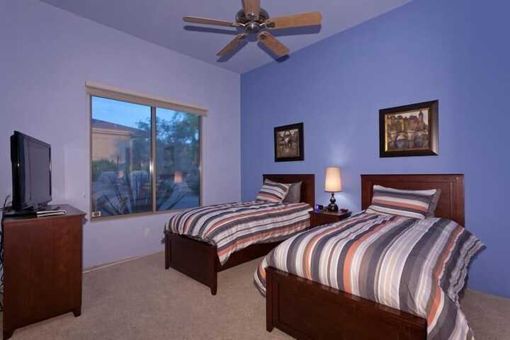 Room 2 of 36