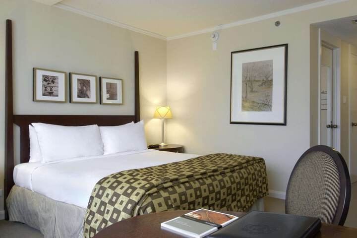 Room 6 of 56