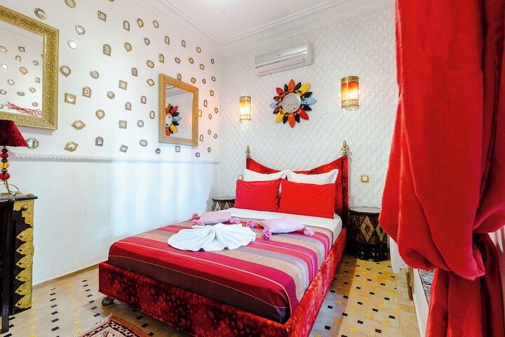 Room 10 of 48