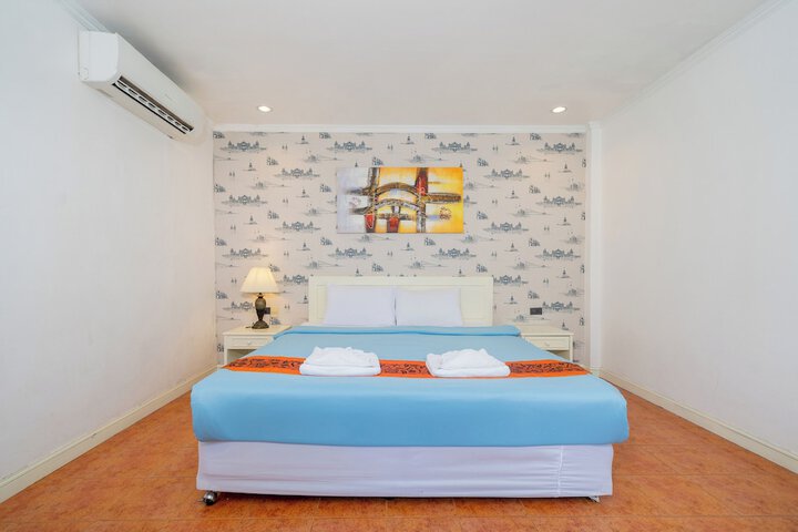 Room 36 of 147