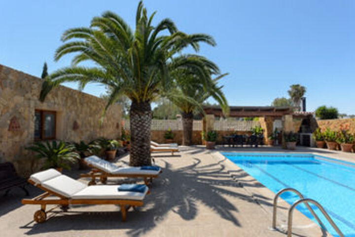 Pool 24 of 26