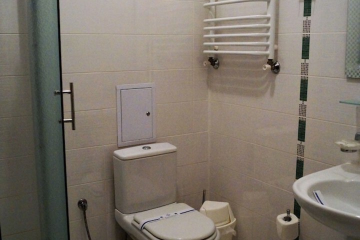 Room 35 of 60