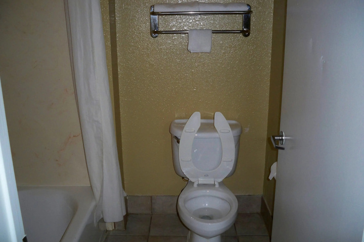 Room 8 of 16