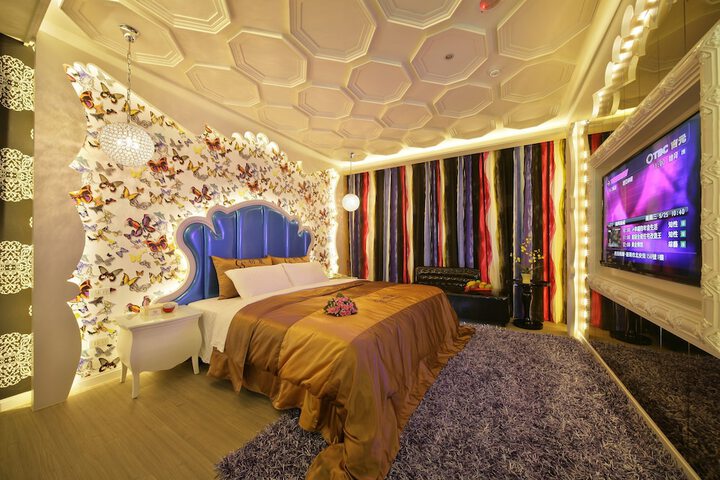 Room 18 of 37