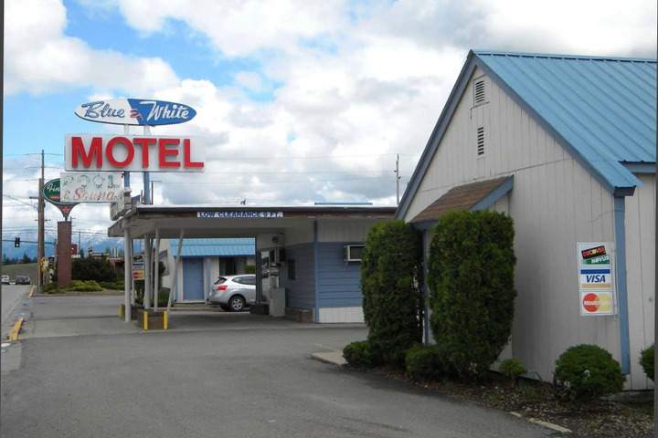 Image of BLUE AND WHITE MOTEL