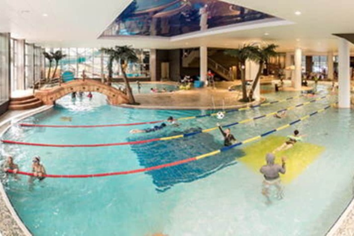 Pool Hotel