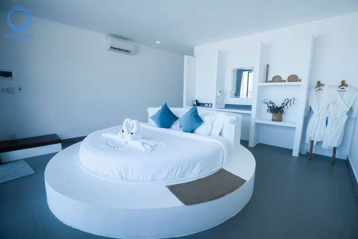Room 9 of 17