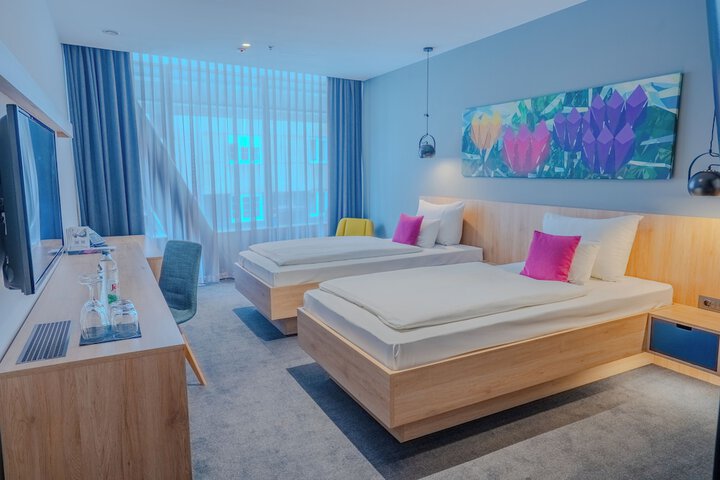 Room 42 of 73