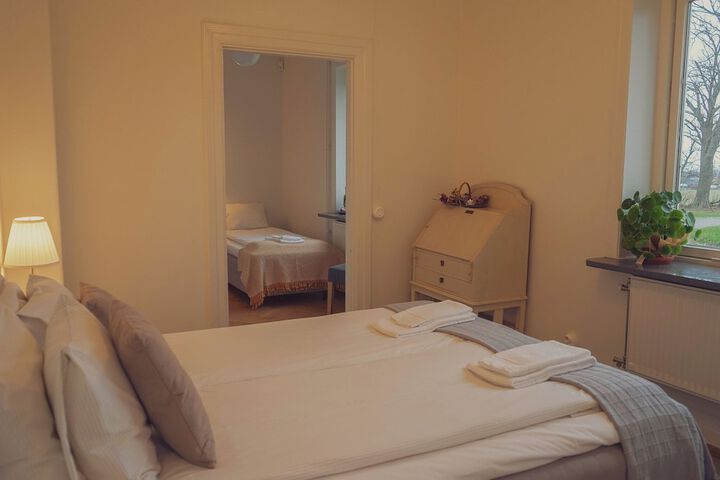 Room 8 of 42