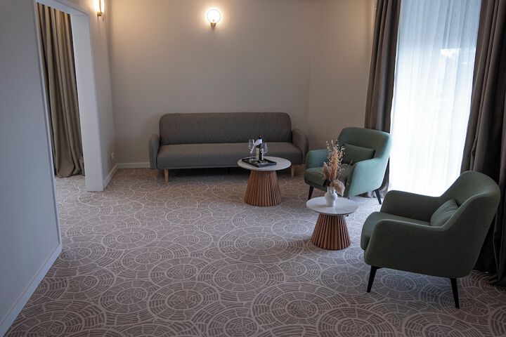 Room 8 of 24