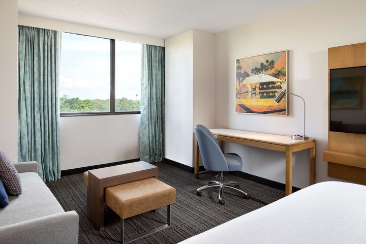 Room 13 of 71