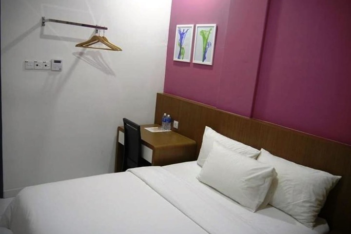 Room 17 of 30