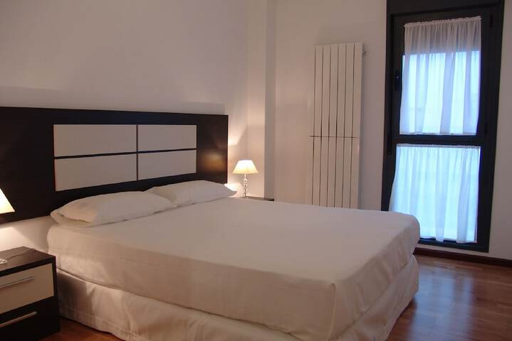 Room 2 of 30